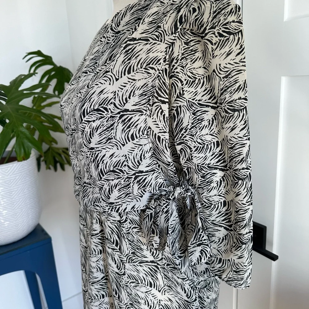 Black & White Vintage Leaf-Print Women's Mini Dress